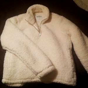 Hollister Sherpa pull over  size small
